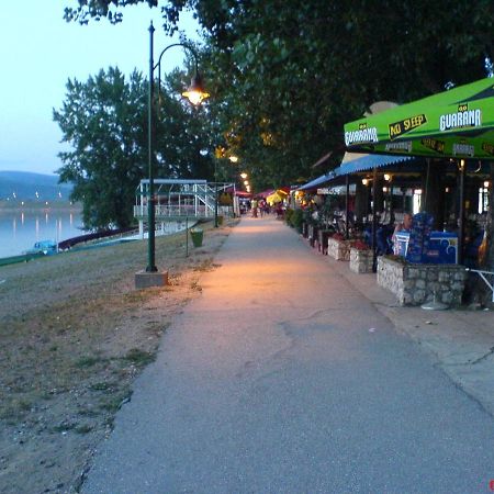 Apartmani Novak - Srebrno Jezero เวลิโก กราดิชเต ภายนอก รูปภาพ