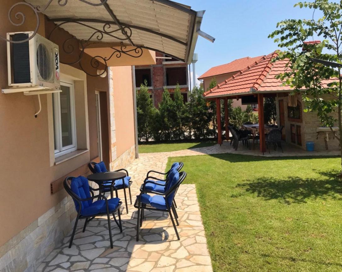 Apartmani Novak - Srebrno Jezero เวลิโก กราดิชเต ภายนอก รูปภาพ