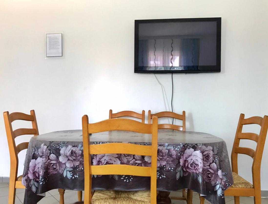 Apartmani Novak - Srebrno Jezero เวลิโก กราดิชเต ภายนอก รูปภาพ
